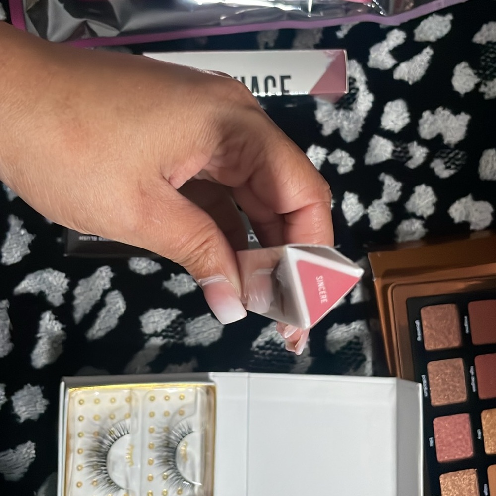 Makeup bundle - Picture 4 of 6
